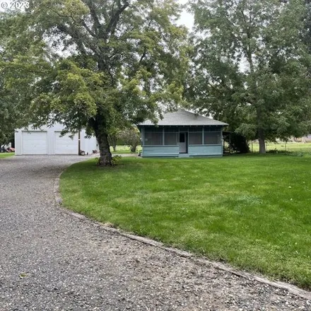 Buy this 3 bed house on 1026 East Pine Avenue in Hermiston, OR 97838
