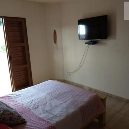 Buy this 3 bed house on Rua Zelinda Zanellato Parizi in Jaguariúna, Jaguariúna - SP