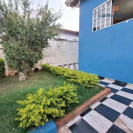Buy this 3 bed house on Avenida Jair Aparecido Contessoti in Jardim Peabiru, Botucatu - SP