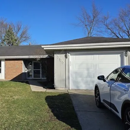 Rent this 3 bed house on 1563 Kingsdale Road in Hoffman Estates, Schaumburg Township