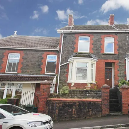 Rent this 4 bed townhouse on Mound Road in Maesycoed, CF37 1EE