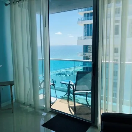 Image 3 - 4001 South Ocean Drive, Beverly Beach, Hollywood, FL 33019, USA - Condo for sale