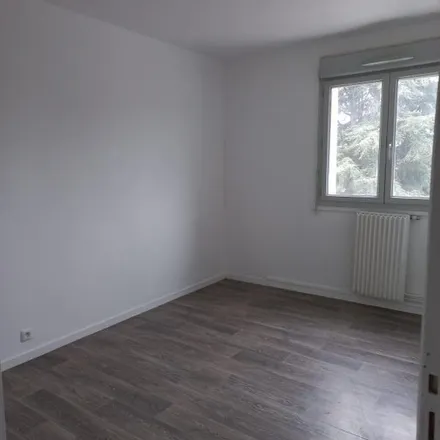 Rent this 3 bed apartment on 7 Chemin des Ayencins in 38550 Le Péage-de-Roussillon, France