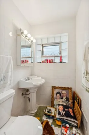 Image 6 - 7305 West Olive Avenue, Chicago, IL 60631, USA - House for sale