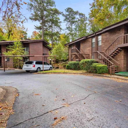 Buy this 2 bed townhouse on 2321 Lakeshore Drive in Hot Springs, AR 71913