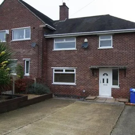 Rent this 3 bed duplex on Alport Avenue in Sheffield, S12 4RR