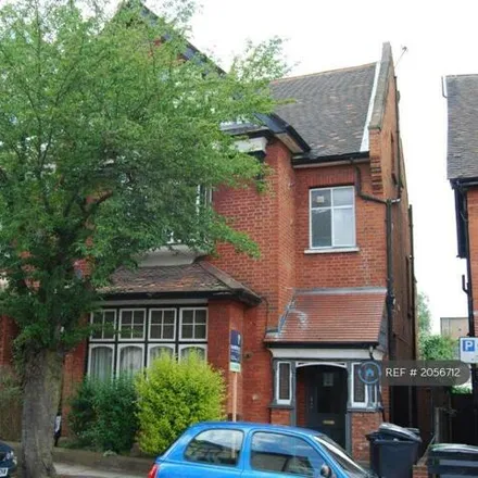 Rent this studio apartment on 5 Heathfield Park in Willesden Green, London