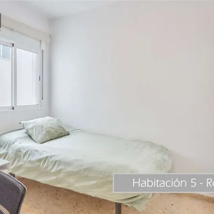 Rent this 5 bed apartment on Nuevo Mesón Trinidad in Calle Trinidad, 24