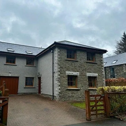 Rent this 4 bed house on 1 Soonhope Holdings in Peebles, EH45 8BH