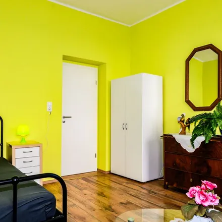 Rent this 4 bed apartment on Hermann-Wandersleb-Ring in 53121 Bonn, Germany