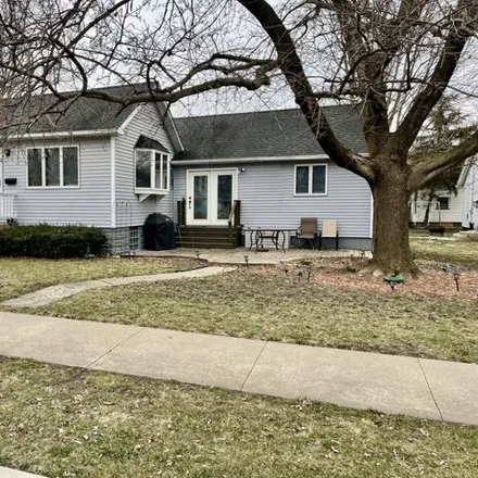 Buy this 3 bed house on 1024 Creve Coeur Street in LaSalle, IL 61301