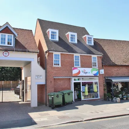 Rent this 2 bed apartment on The Square in Pangbourne, RG8 7AG