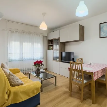 Rent this 3 bed room on Passatge de Porta in 29, 08001 Barcelona