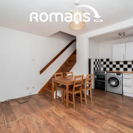 Image 3 - Repens Way, London, UB4 9PR, United Kingdom - Townhouse for rent