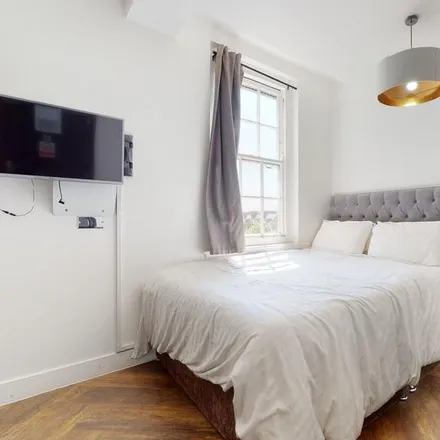 Rent this studio apartment on 31 Draycott Avenue in London, SW3 2PH