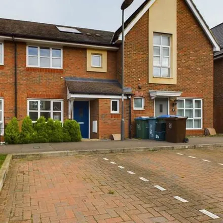 Buy this 3 bed townhouse on Fuggle Drive in Aylesbury, HP21 9AY