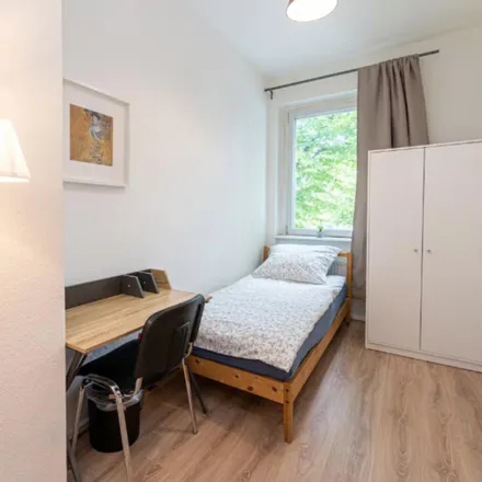 Rent this 3 bed room on Germaniastraße 143 in 12099 Berlin, Germany