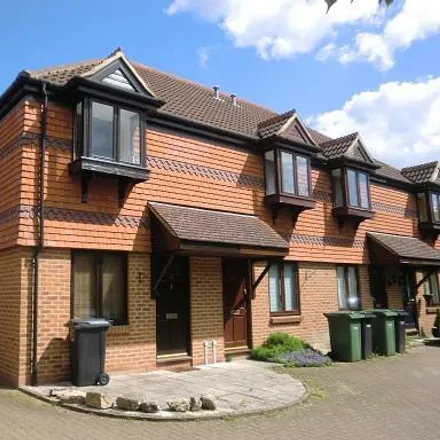 Rent this 2 bed house on Washford Glen in Didcot, OX11 7PU