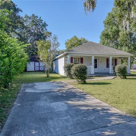 Buy this 2 bed house on 502 Southeast 9th Street in Ocala, FL 34471