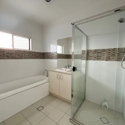 Rent this 5 bed apartment on 3 Perregreen Street in Doolandella QLD 4077, Australia