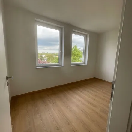 Rent this 4 bed apartment on Hafenstraße in 06108 Halle (Saale), Germany