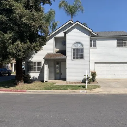 Buy this 3 bed house on 801 East Oakridge Avenue in Visalia, CA 93292