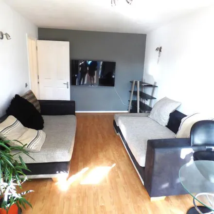 Image 3 - Paddock Wood Cards, Commercial Road, Whetsted, TN12 6EN, United Kingdom - Apartment for rent