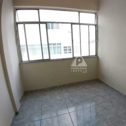 Buy this 1 bed apartment on Ministerio da Saude Centro de Pesquisa INCA/CPQ in Rua André Cavalcanti 37, Lapa