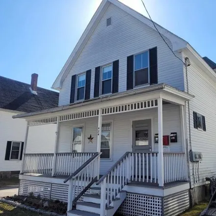 Buy this studio house on 424 Bartlett Street in Manchester, NH 03102