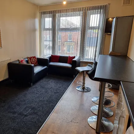 Rent this 6 bed room on London Road cycle path in Leicester, LE2 0QD
