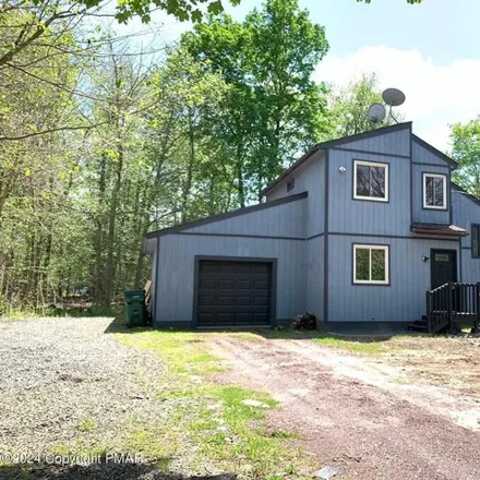 Buy this 3 bed house on 9586 Jasmine Drive in Coolbaugh Township, PA 18466