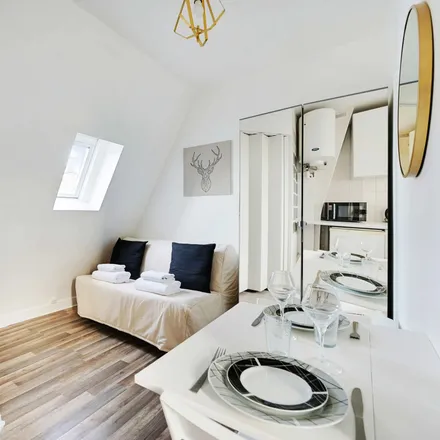 Rent this 1 bed apartment on 68 Avenue de la République in 75011 Paris, France