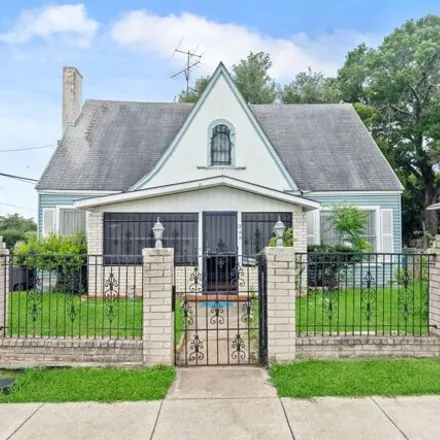 Buy this 3 bed house on 169 North Mittman Street in San Antonio, TX 78202