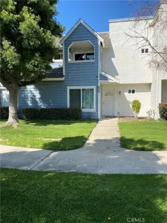 Rent this 3 bed condo on 615 East Lugonia Avenue in Redlands, CA 92374