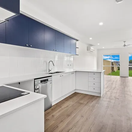 Rent this 3 bed apartment on Bentley Rise in Cannonvale QLD, Australia