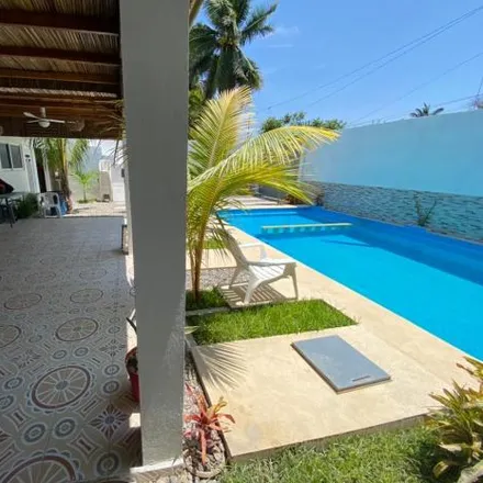 Rent this 4 bed house on Avenida Fuerza Aérea Mexicana in 39300 Acapulco, GRO