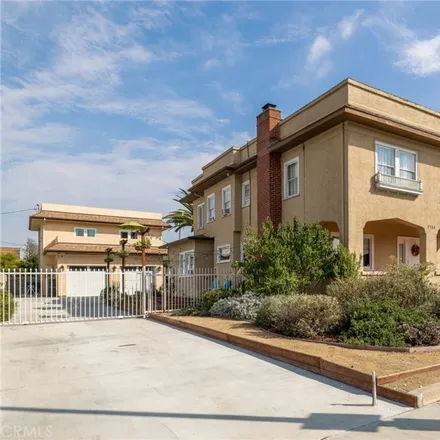 Buy this 5 bed house on 2754 Kenwood Avenue in Los Angeles, CA 90007