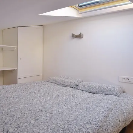 Rent this 1 bed apartment on 14 Rue des Écouffes in 75004 Paris, France
