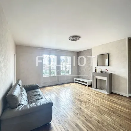 Image 7 - 2 B Rue Saint-Maur, 50200 Coutances, France - Apartment for rent
