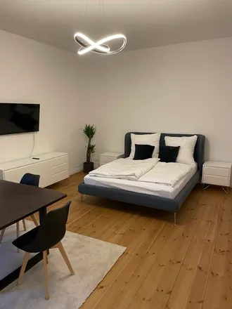 Rent this 2 bed apartment on Heinrich-Roller-Grundschule in Heinrich-Roller-Straße 18, 10405 Berlin