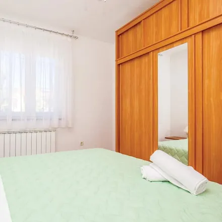 Rent this 1 bed apartment on 51263 Šmrika