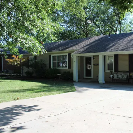 Buy this 3 bed house on 1116 Ware Avenue in Sedalia, MO 65301