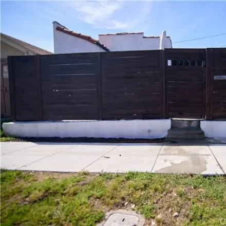 Buy this 2 bed house on 2366 East 14th Street in Long Beach, CA 90804