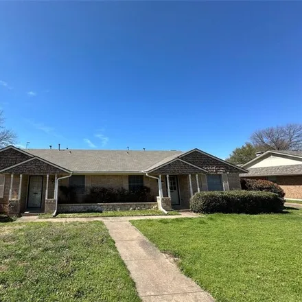 Rent this 4 bed house on 1850 West Shields Drive in Sherman, TX 75092