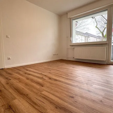 Rent this 3 bed apartment on Am Ringofen 15 in 45355 Essen, Germany