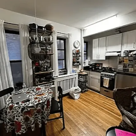 Image 4 - Gap, 1511 3rd Avenue, New York, NY 10028, USA - Apartment for rent