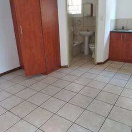 Rent this 1 bed apartment on Mansfield Avenue in Les Marais, Pretoria
