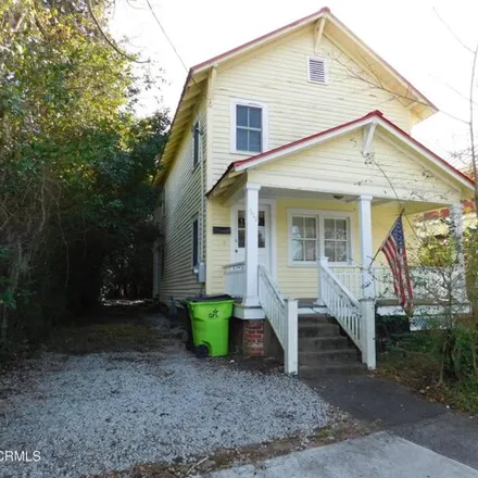 Rent this 3 bed house on 699 Johnson Street in Craven Terrace, New Bern