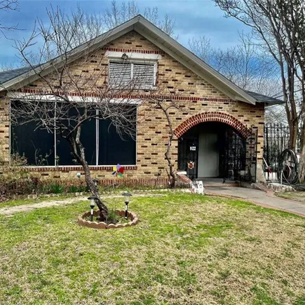 Buy this 4 bed house on 922 Cristler Avenue in Dallas, TX 75223
