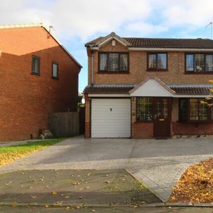 Buy this 4 bed house on 15 Woodbridge Close in Bloxwich, WS3 3UG